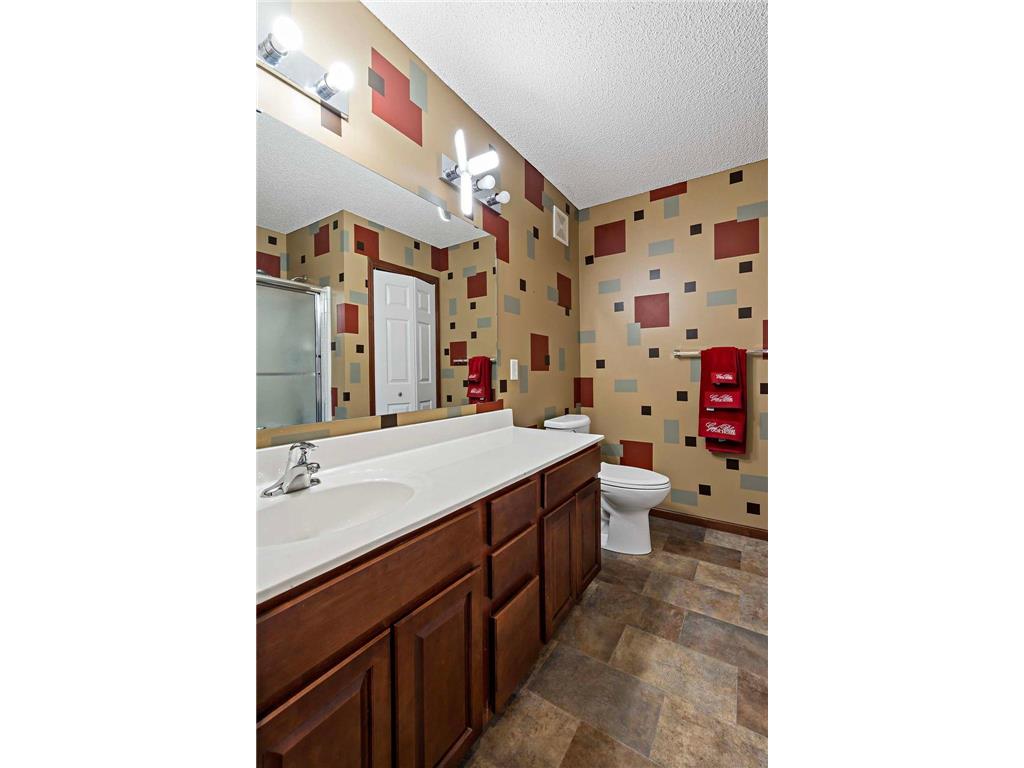 11003 Oak Grove Circle #B Woodbury MN 55129 7036300 image39
