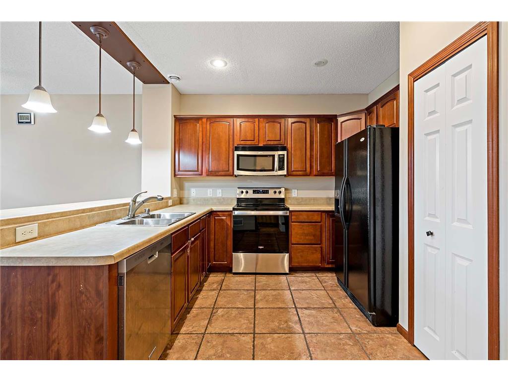 11003 Oak Grove Circle #B Woodbury MN 55129 7036300 image42