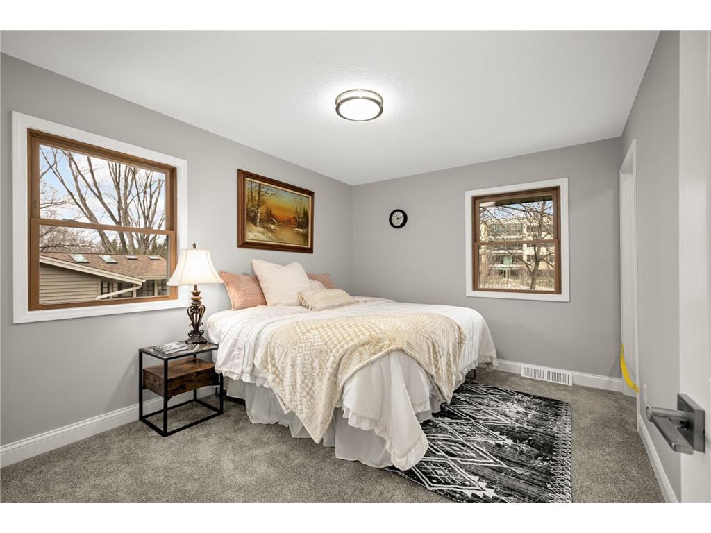 11004 Oak Knoll Terrace N Minnetonka MN 55305 7085955 image10