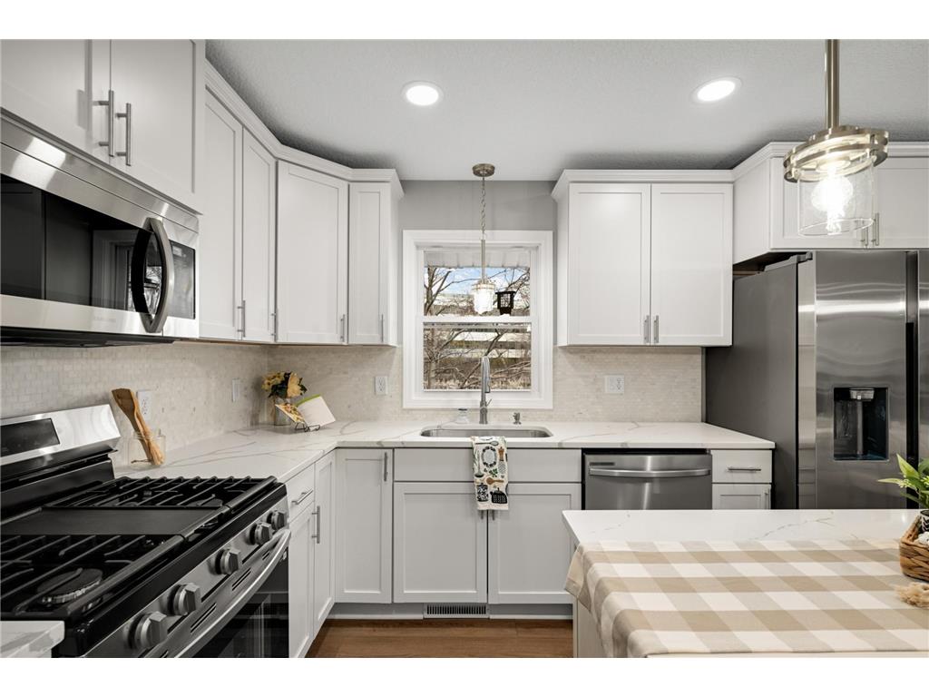 11004 Oak Knoll Terrace N Minnetonka MN 55305 7085955 image3
