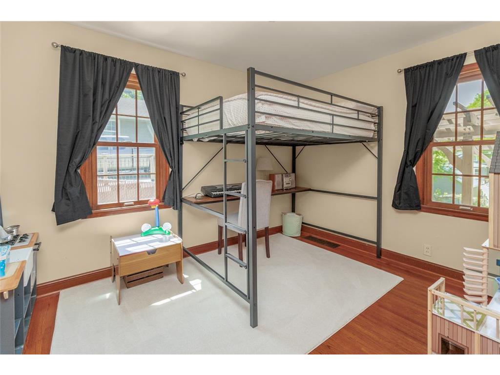 1101 Humboldt Avenue West Saint Paul MN 55118 7051944 image10