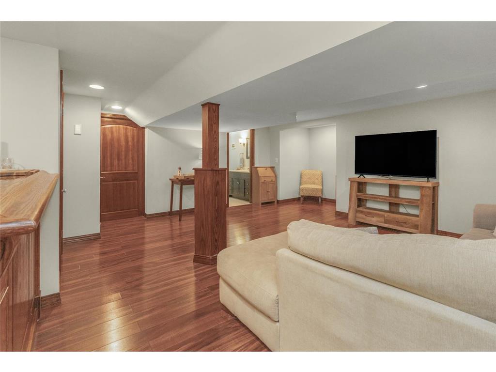 1101 Humboldt Avenue West Saint Paul MN 55118 7051944 image17