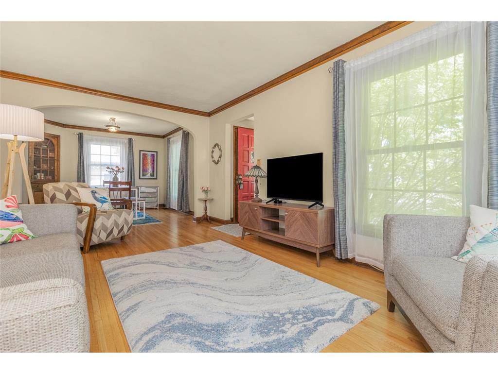 1101 Humboldt Avenue West Saint Paul MN 55118 7051944 image3