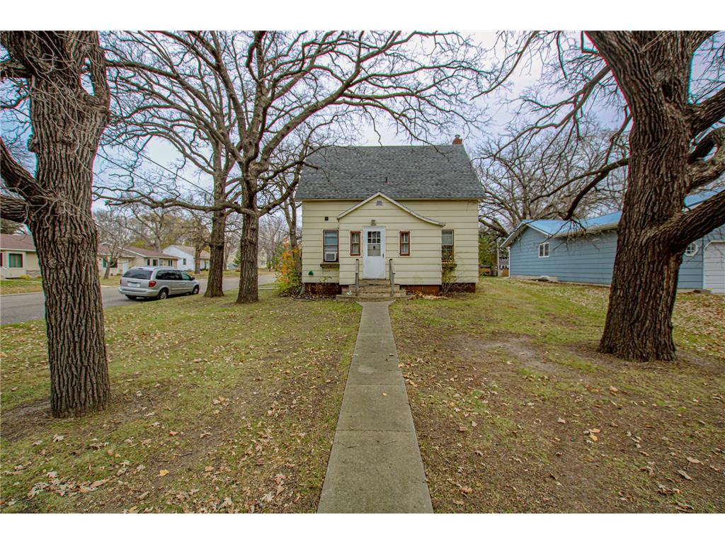 1101 Jefferson Street Alexandria MN 56308 6813388 image2