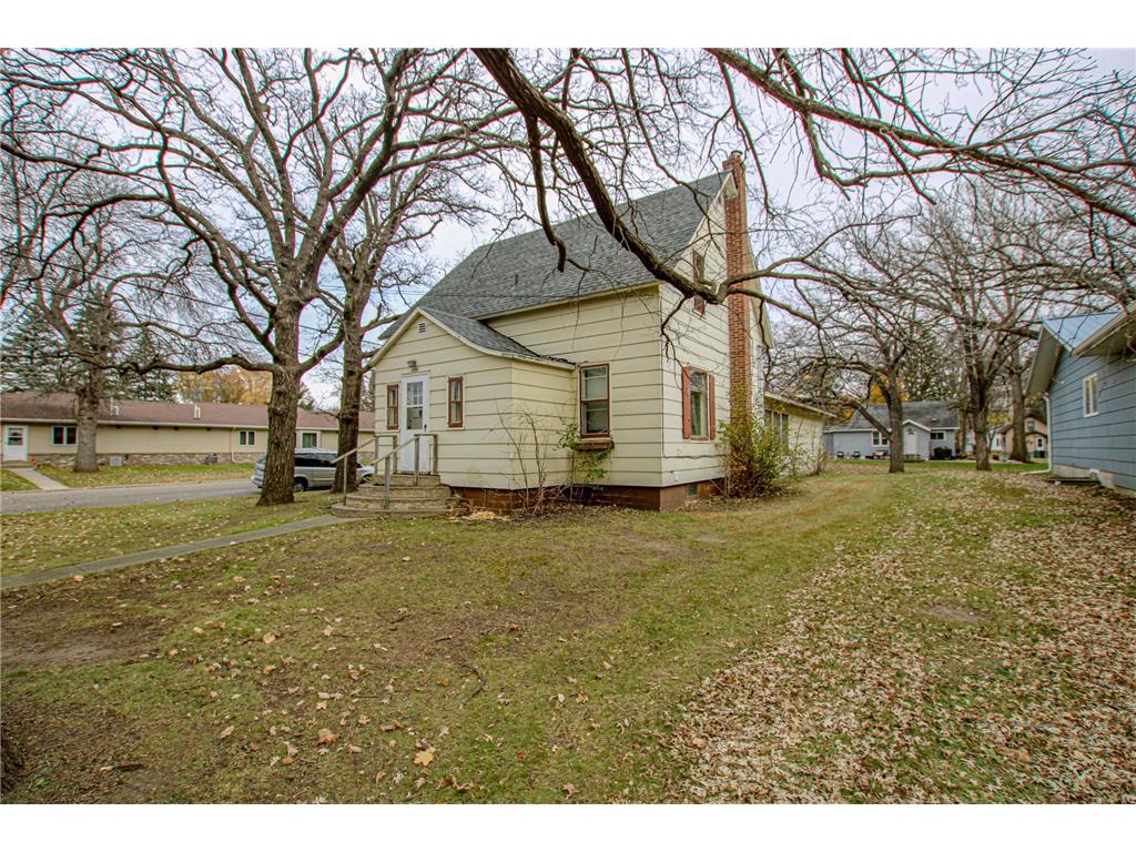 1101 Jefferson Street Alexandria MN 56308 6813388 image3
