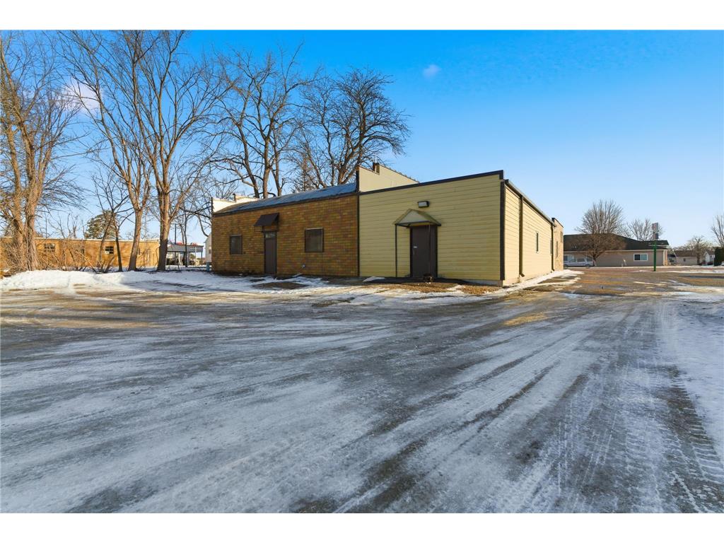 1101 State Street N Waseca MN 56093 7004228 image5