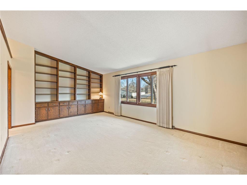 110112 Friendship Lane N, Chaska, MN, 55318 MLS 6499885 Edina Realty