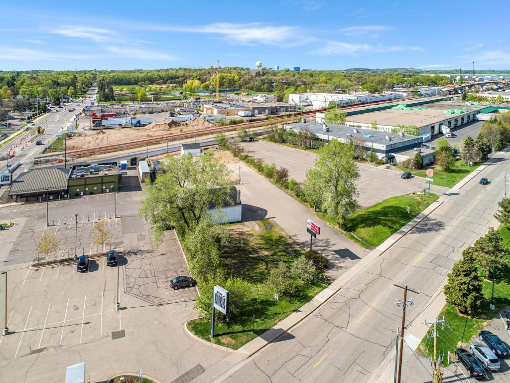 1102 2nd Street NE Hopkins MN 55343 6534273 image3