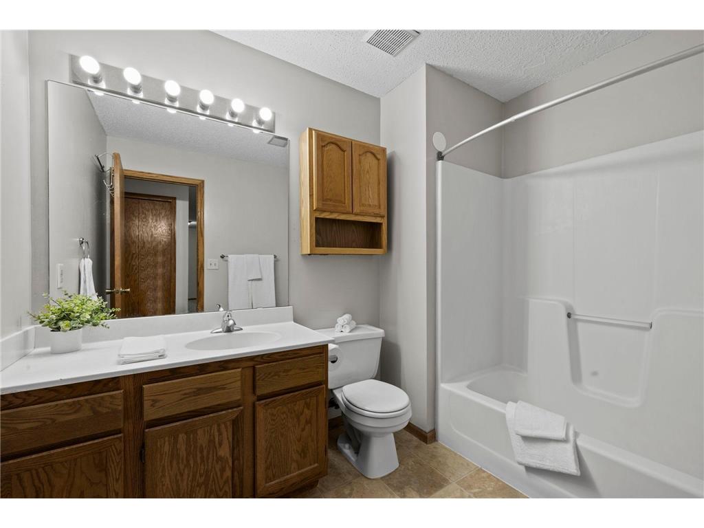 1102 Black Oak Drive New Brighton MN 55112 7046701 image23