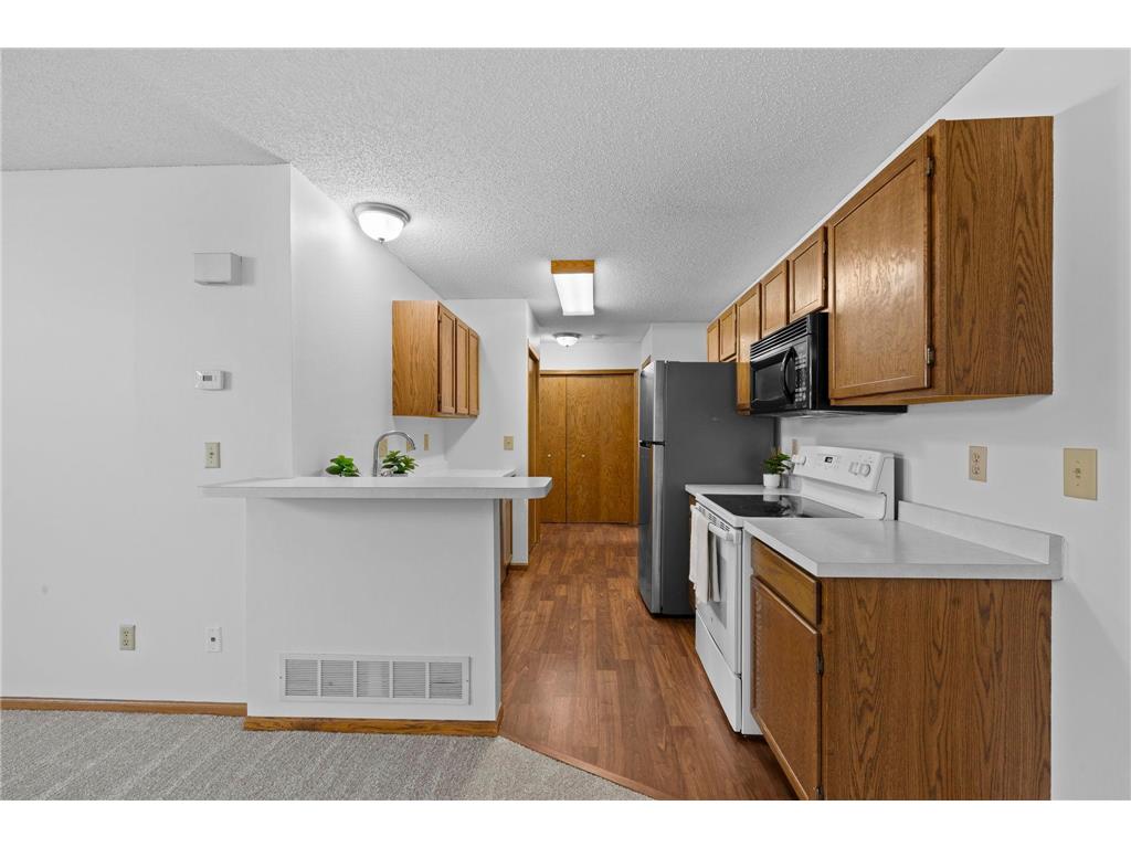1102 Black Oak Drive New Brighton MN 55112 7046701 image8