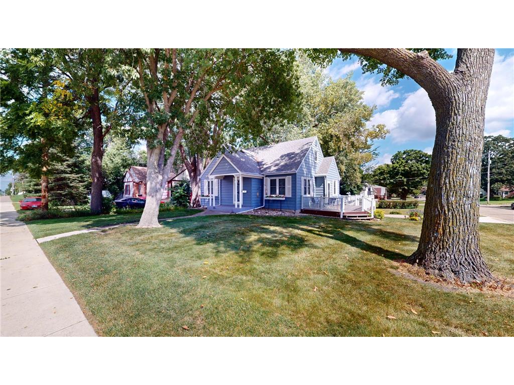 1102 Bridge Avenue Albert Lea MN 56007 6591251 image1