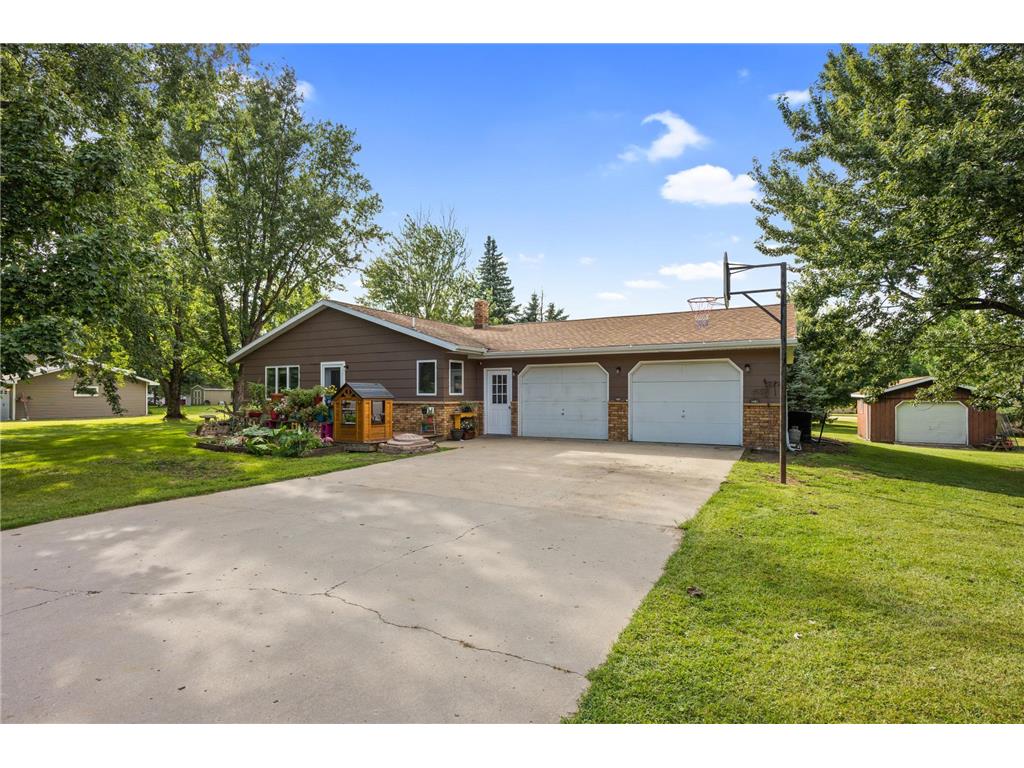 1102 Eckert Street NW Alexandria MN 56308 6763825 image1