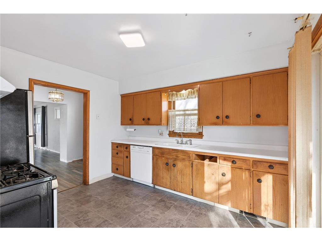 1102 Jenks Avenue Saint Paul MN 55106 7035385 image1