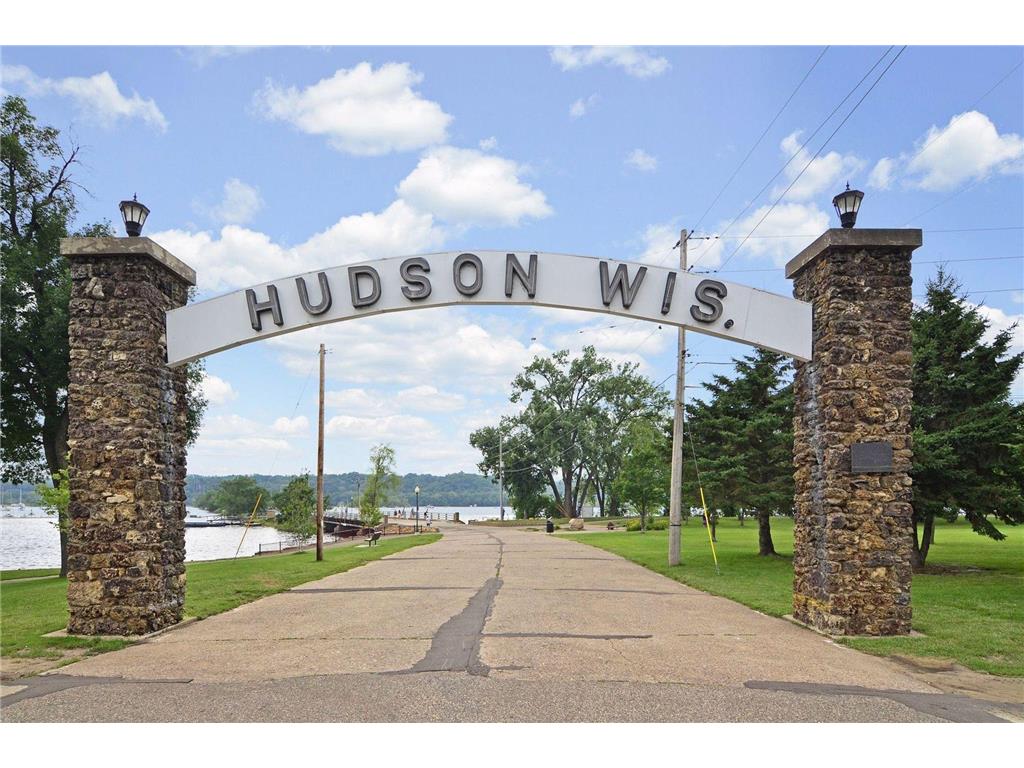 1102 Sommers Street N Hudson WI 54016 7011546 image56