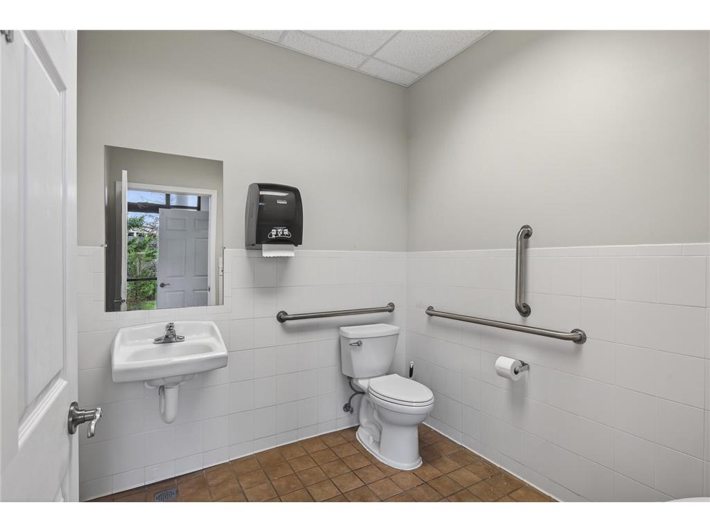 1103 Weir Drive #200 Woodbury MN 55125 7060408 image16