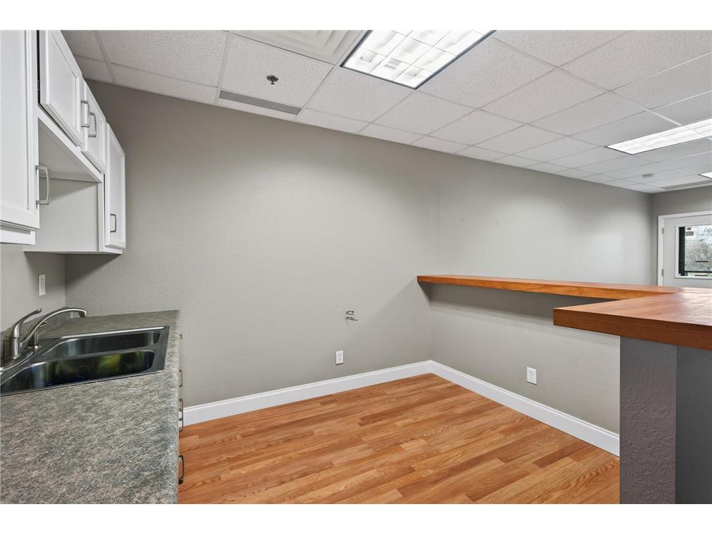 1103 Weir Drive #200 Woodbury MN 55125 7060408 image22