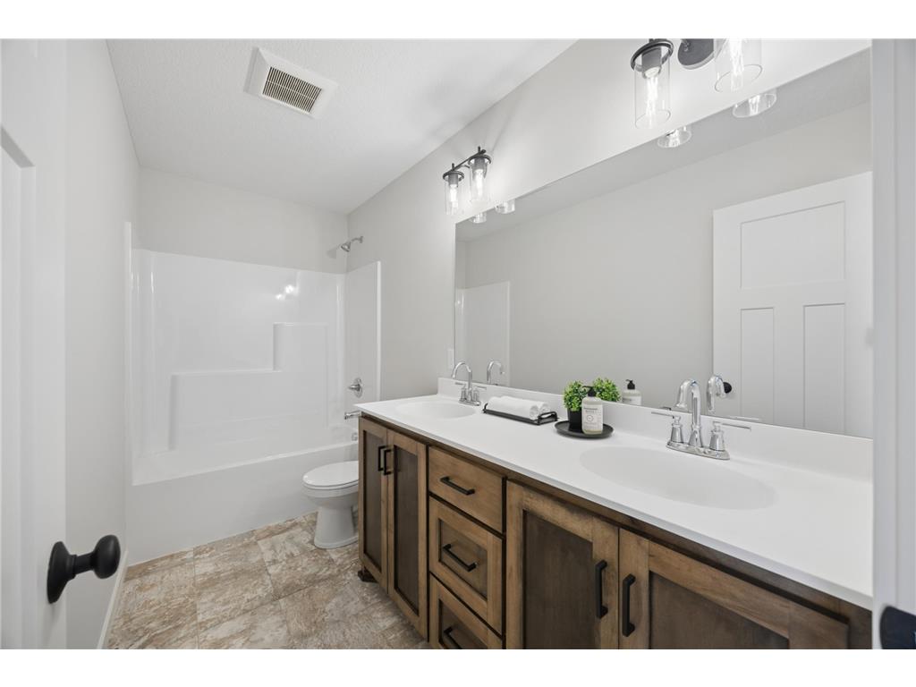 1104 45th Avenue NE Saint Cloud MN 56304 6805533 image18