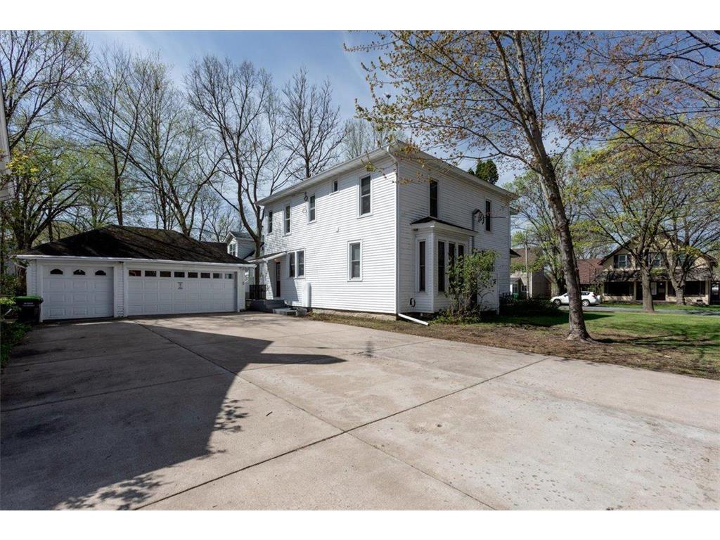 1104 7th Street E Menomonie WI 54751 7065275 image1