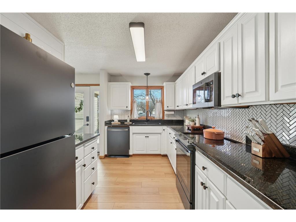 1104 Balsam Court #20B New Richmond WI 54017 6818448 image9