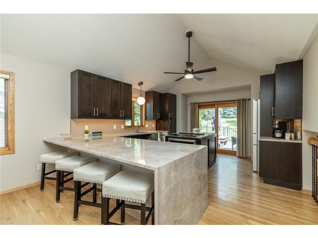 1104 Falls Curve Chaska MN 55318 7099470 image12
