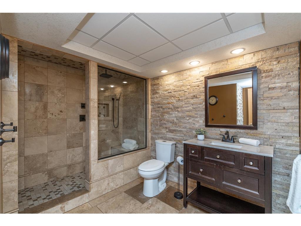 1104 Falls Curve Chaska MN 55318 7099470 image35