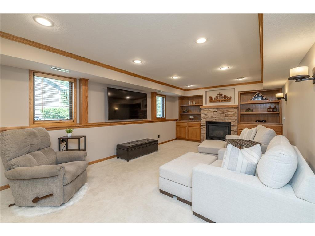 1104 Falls Curve Chaska MN 55318 7099470 image38