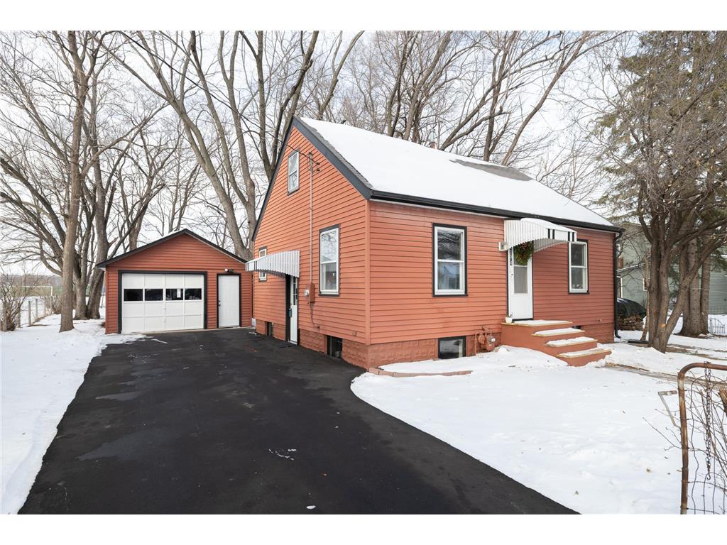 1104 Pine Street Hastings MN 55033 6341170 image1