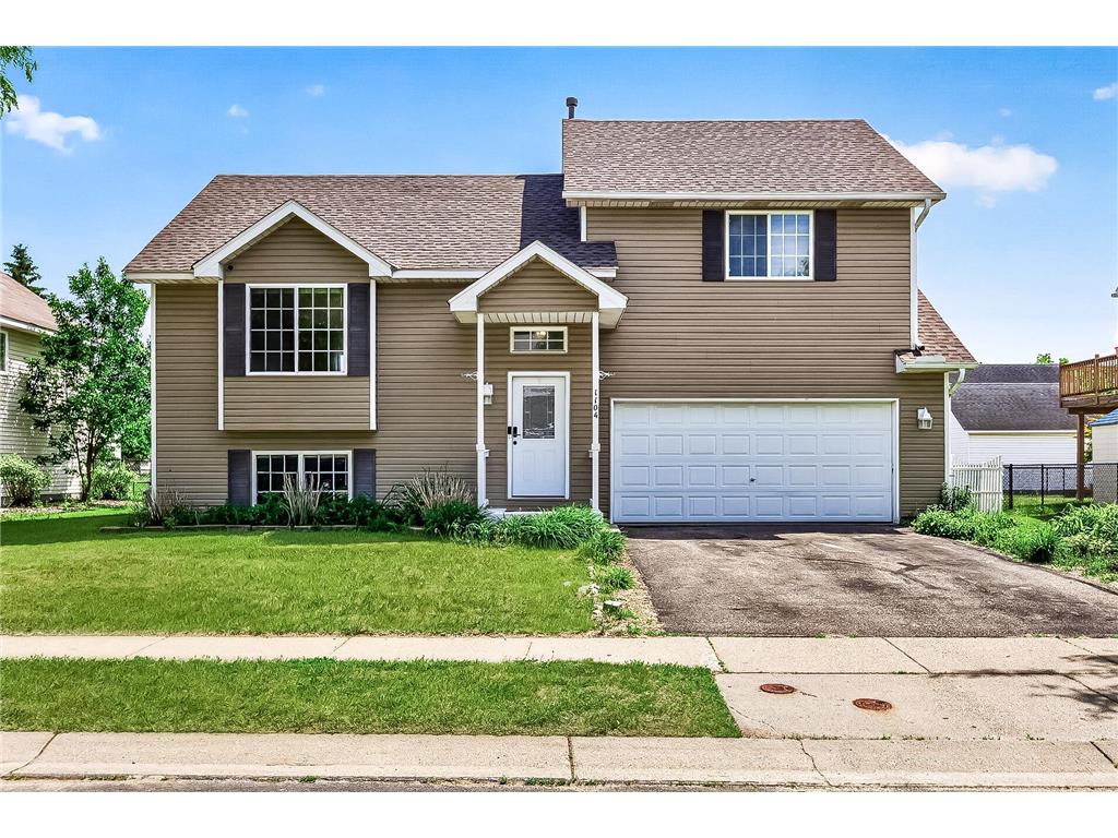1104 Spruce Street Farmington MN 55024 7082027 image1
