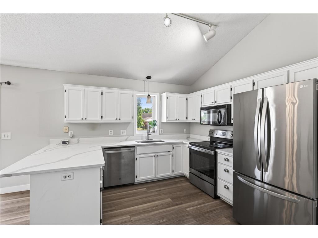 1104 Spruce Street Farmington MN 55024 7082027 image11