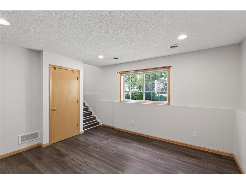 1104 Spruce Street Farmington MN 55024 7082027 image23