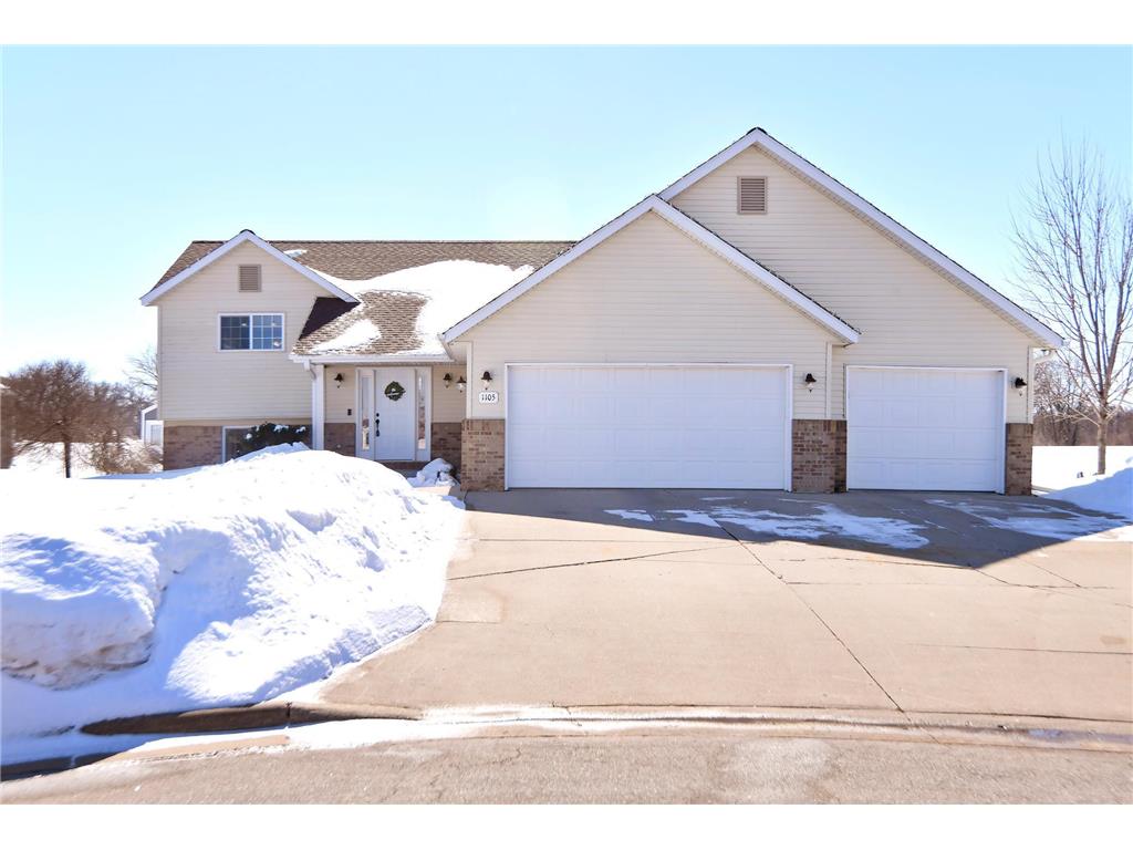 1105 9th Circle NW, Waseca, MN, 56093 MLS 6342464 Edina Realty