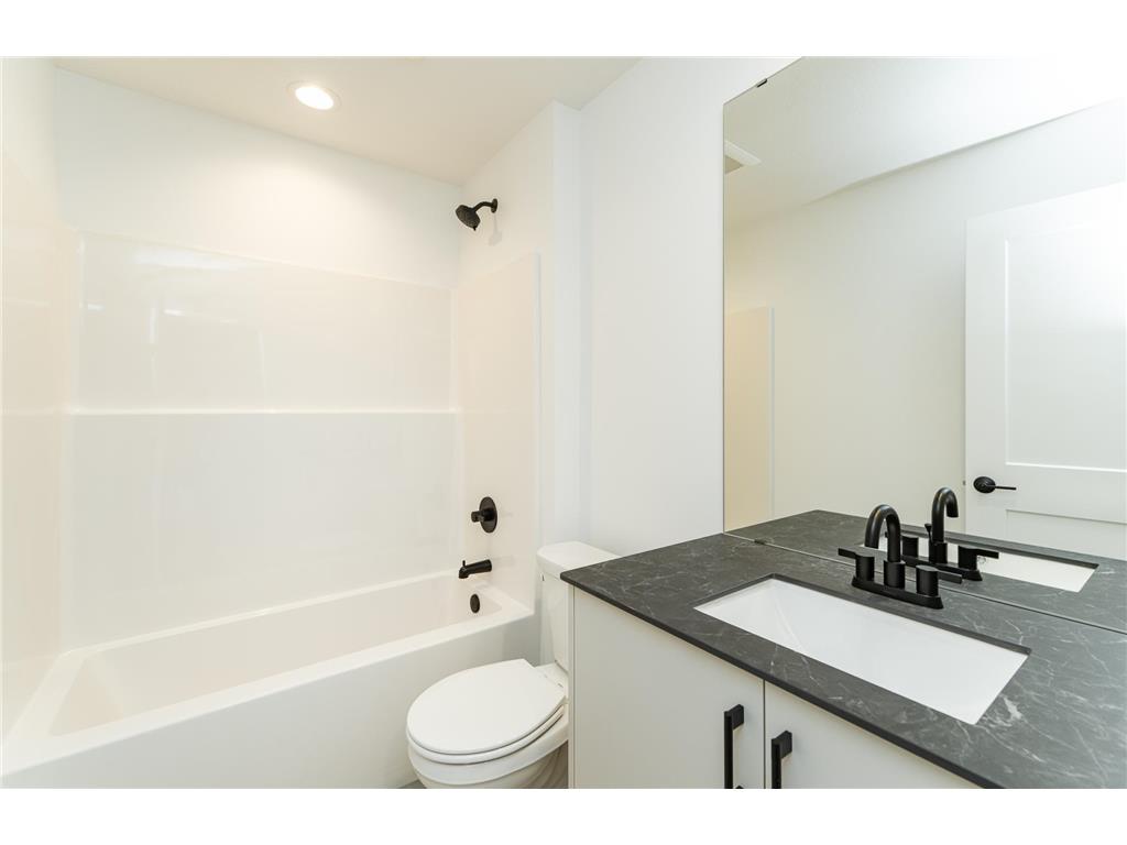 1105 Century Village Lane NE Rochester MN 55906 6690346 image16