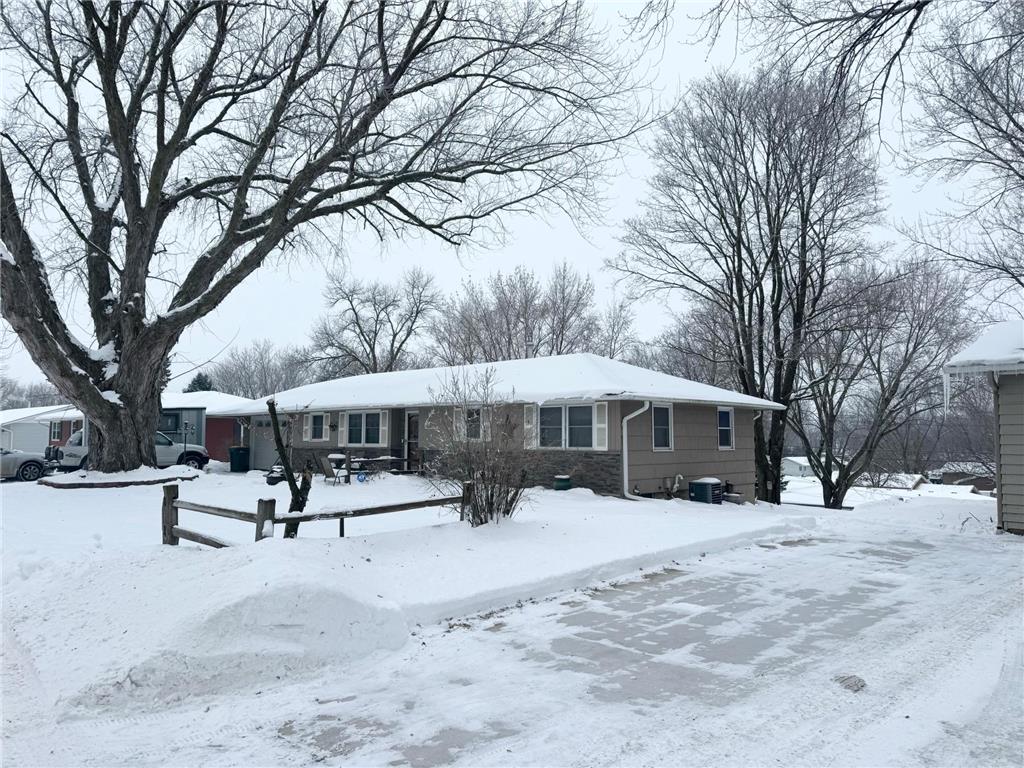 1105 Crestview Road Albert Lea MN 56007 6825647 image1