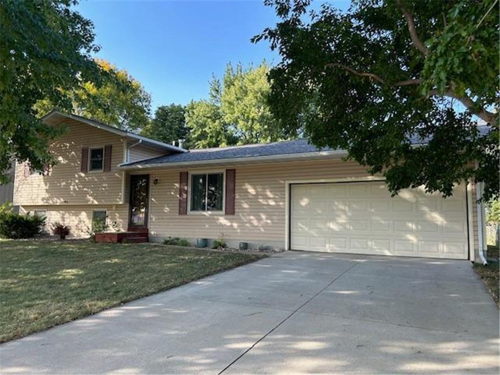 1105 Fairview Street Marshall MN 56258 6610462 image1