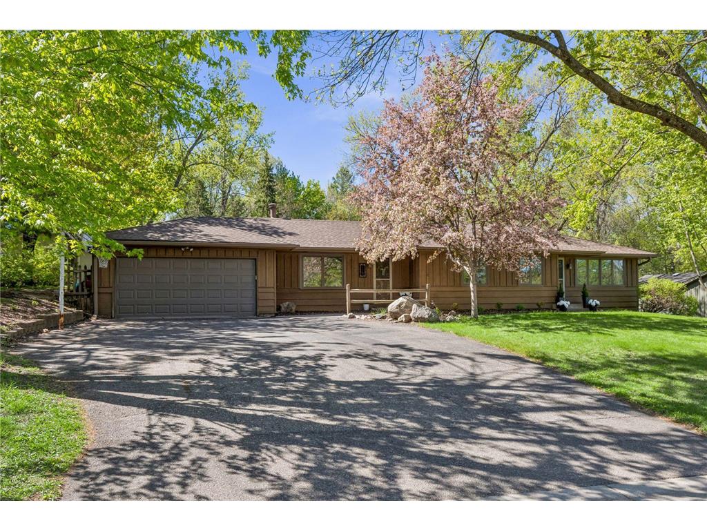 1105 Lakeview Drive Burnsville MN 55337 7076727 image1