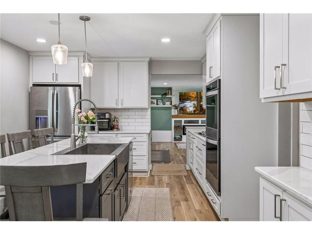 1105 Lakeview Drive Burnsville MN 55337 7076727 image10