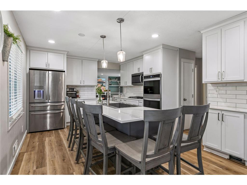 1105 Lakeview Drive Burnsville MN 55337 7076727 image11