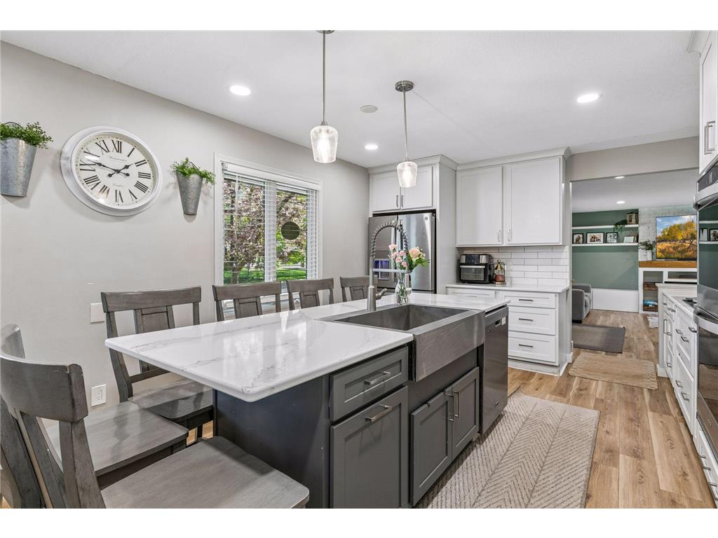 1105 Lakeview Drive Burnsville MN 55337 7076727 image12