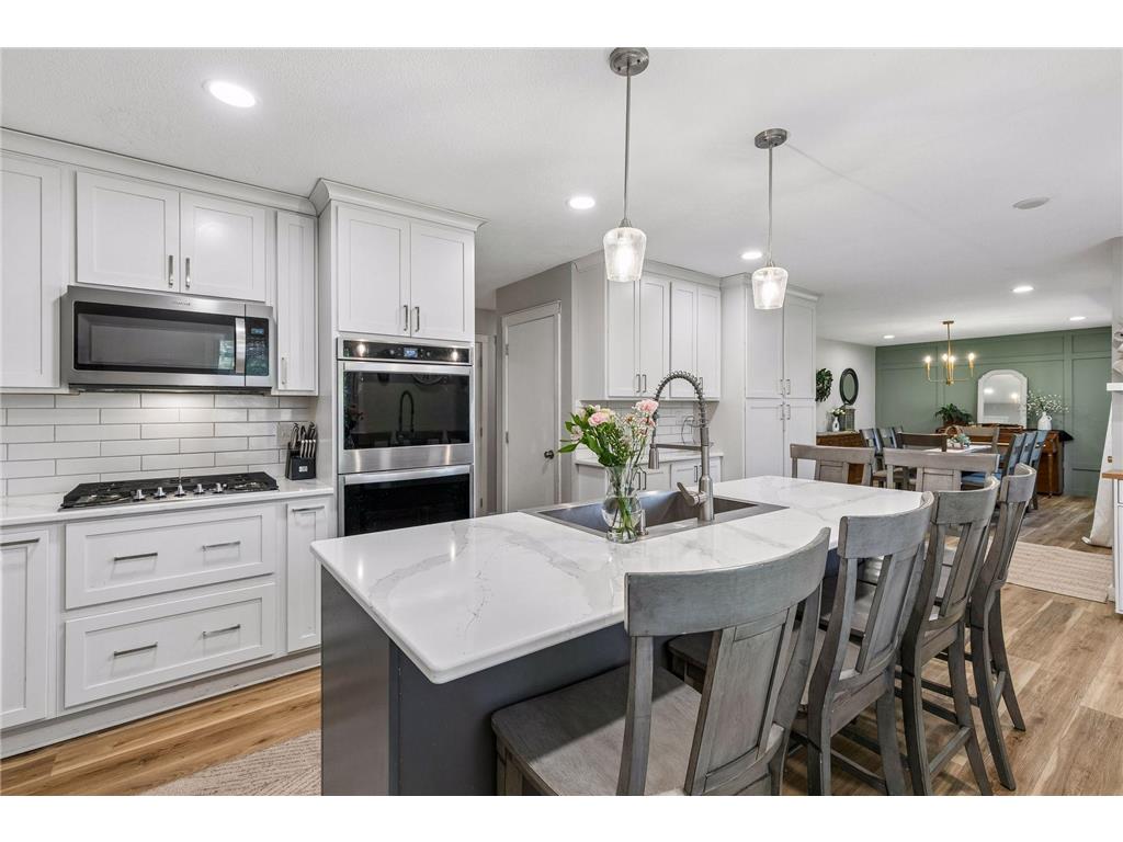 1105 Lakeview Drive Burnsville MN 55337 7076727 image14