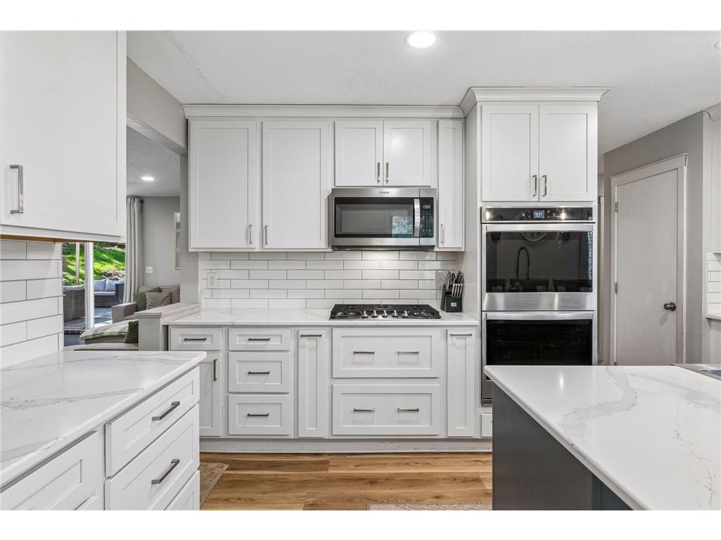 1105 Lakeview Drive Burnsville MN 55337 7076727 image15