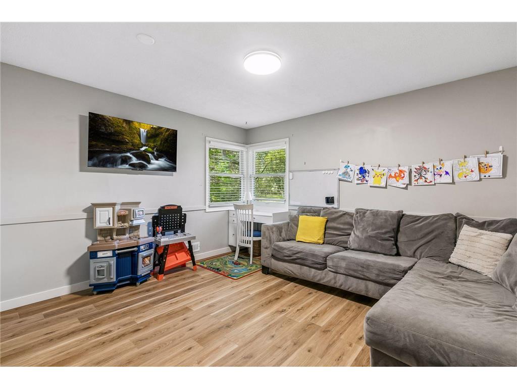 1105 Lakeview Drive Burnsville MN 55337 7076727 image19