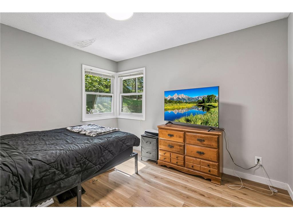 1105 Lakeview Drive Burnsville MN 55337 7076727 image23