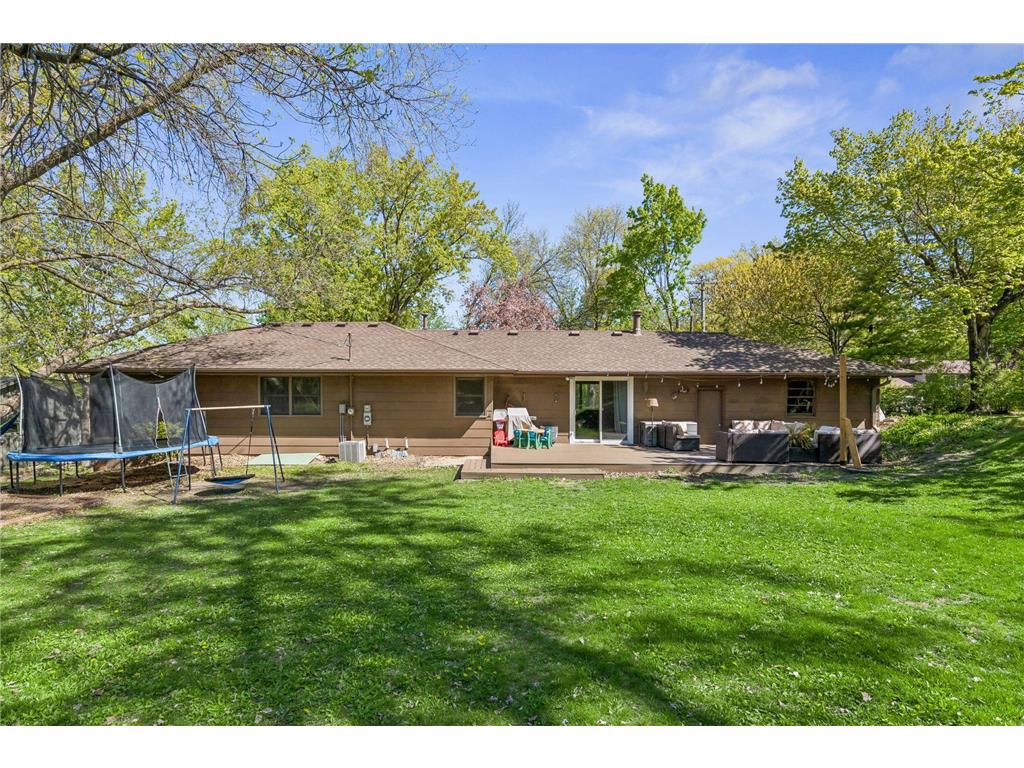 1105 Lakeview Drive Burnsville MN 55337 7076727 image38