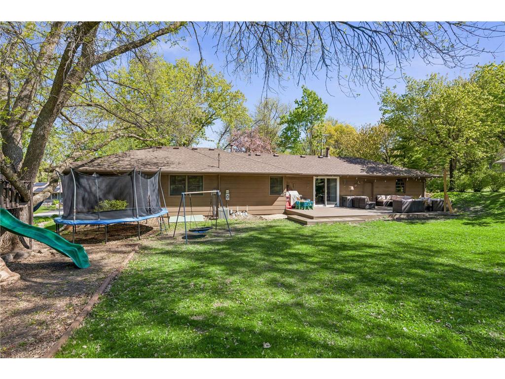1105 Lakeview Drive Burnsville MN 55337 7076727 image39