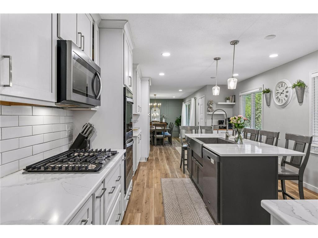 1105 Lakeview Drive Burnsville MN 55337 7076727 image9