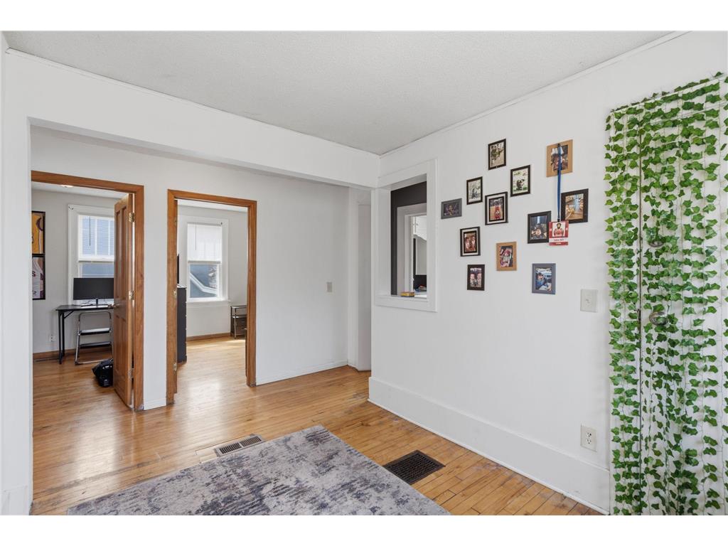 1105 Rose Avenue E Saint Paul MN 55106 7069426 image3