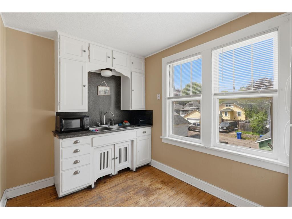 1105 Rose Avenue E Saint Paul MN 55106 7069426 image6