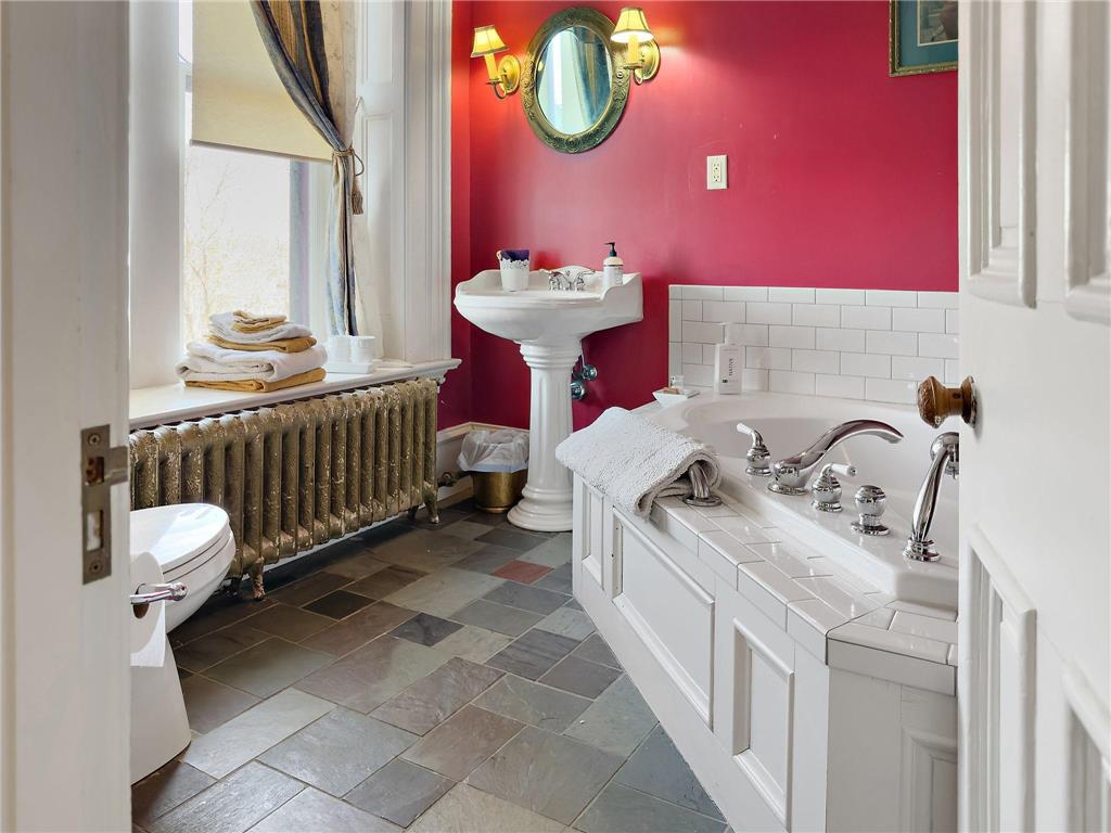 1105 W 4th Street Red Wing MN 55066 7043688 image32