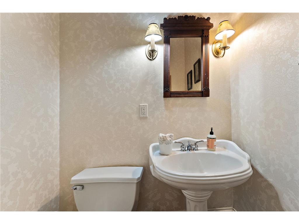 1105 W 4th Street Red Wing MN 55066 7043688 image39