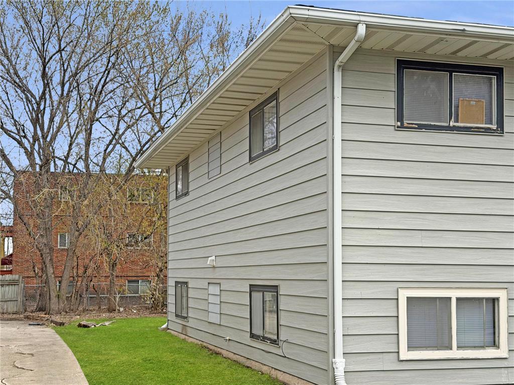 1106 18th Street S Moorhead MN 56560 7061543 image4